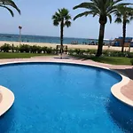 アパート Vilafortuny A Pie De Playa Con Piscina *