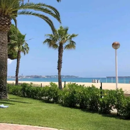 Vilafortuny A Pie De Playa Con Piscina * كامبريلس